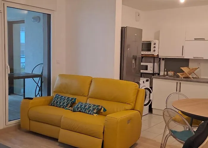 Apartment Spacious Near The Sea *