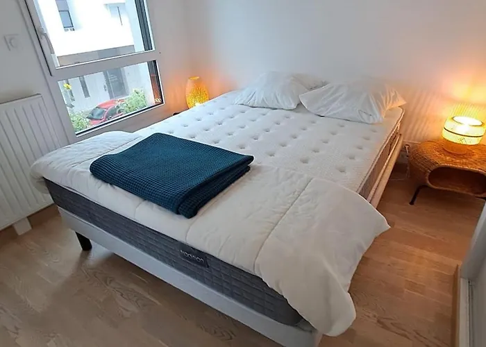 Spacious Near The Sea Apartment